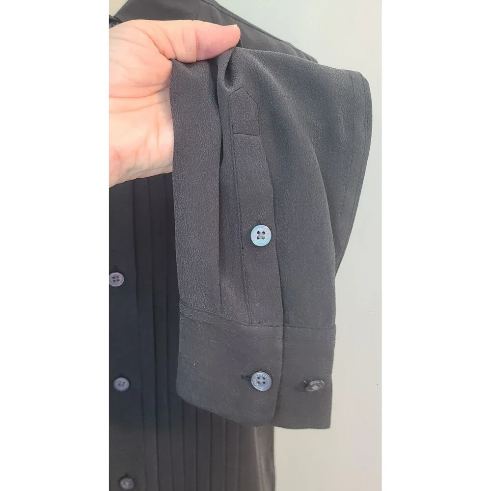 Equipment Femme XS 100% Silk Black Pintuck Button Down Blouse Top Soft Signature - Picture 6 of 10